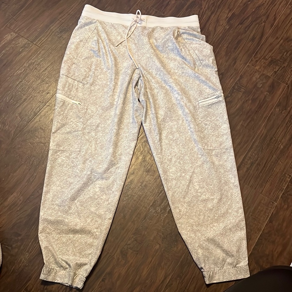Athleta Venture printed pant, tapered leg sz 12